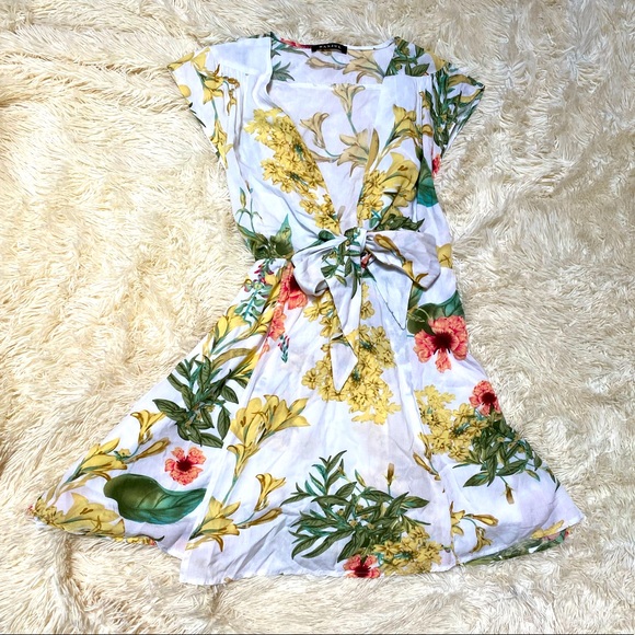 Banjul Floral Dress - Picture 1 of 5